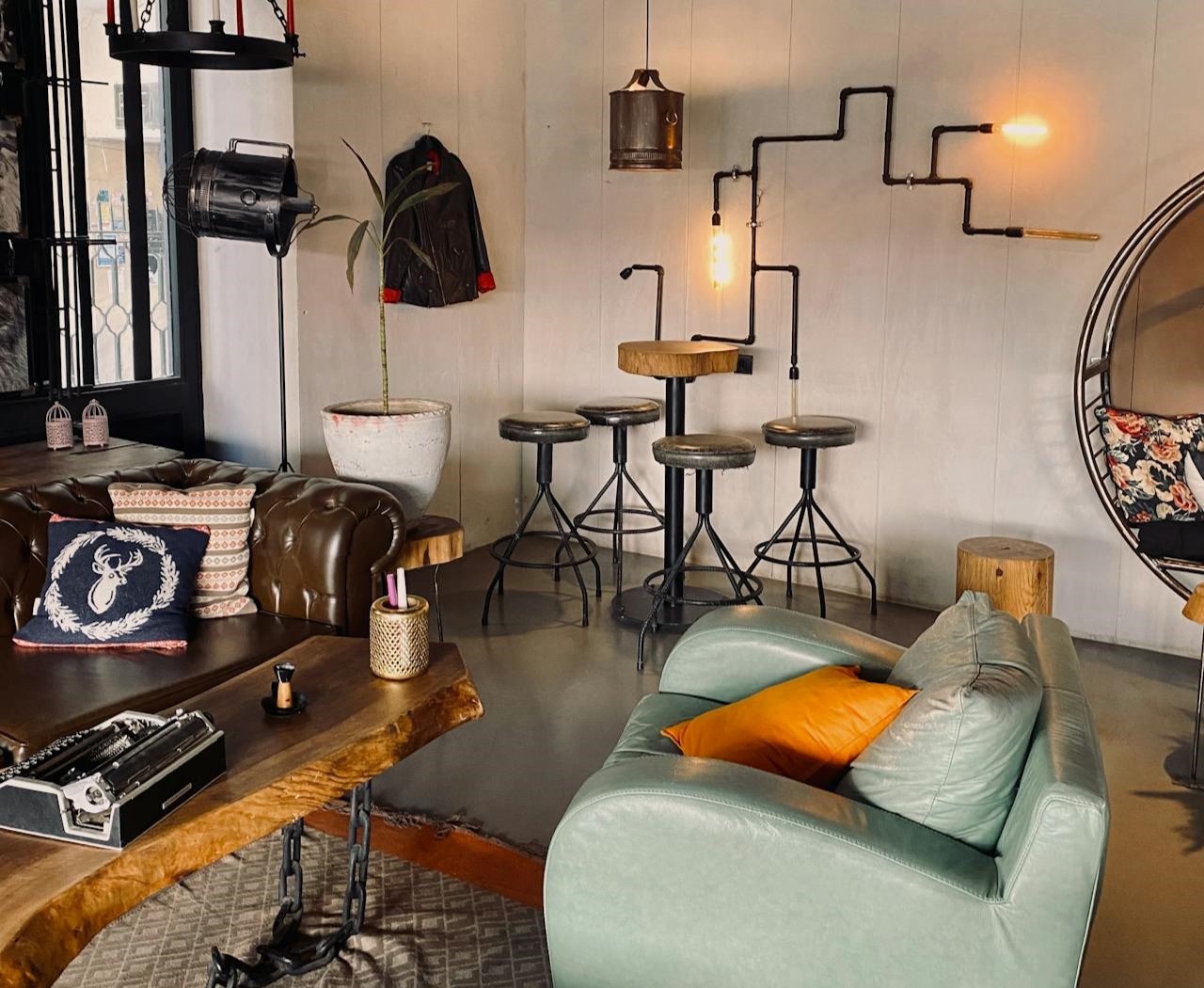 Produit Intérieur Brut ? Du mobilier industriel de haut vol !