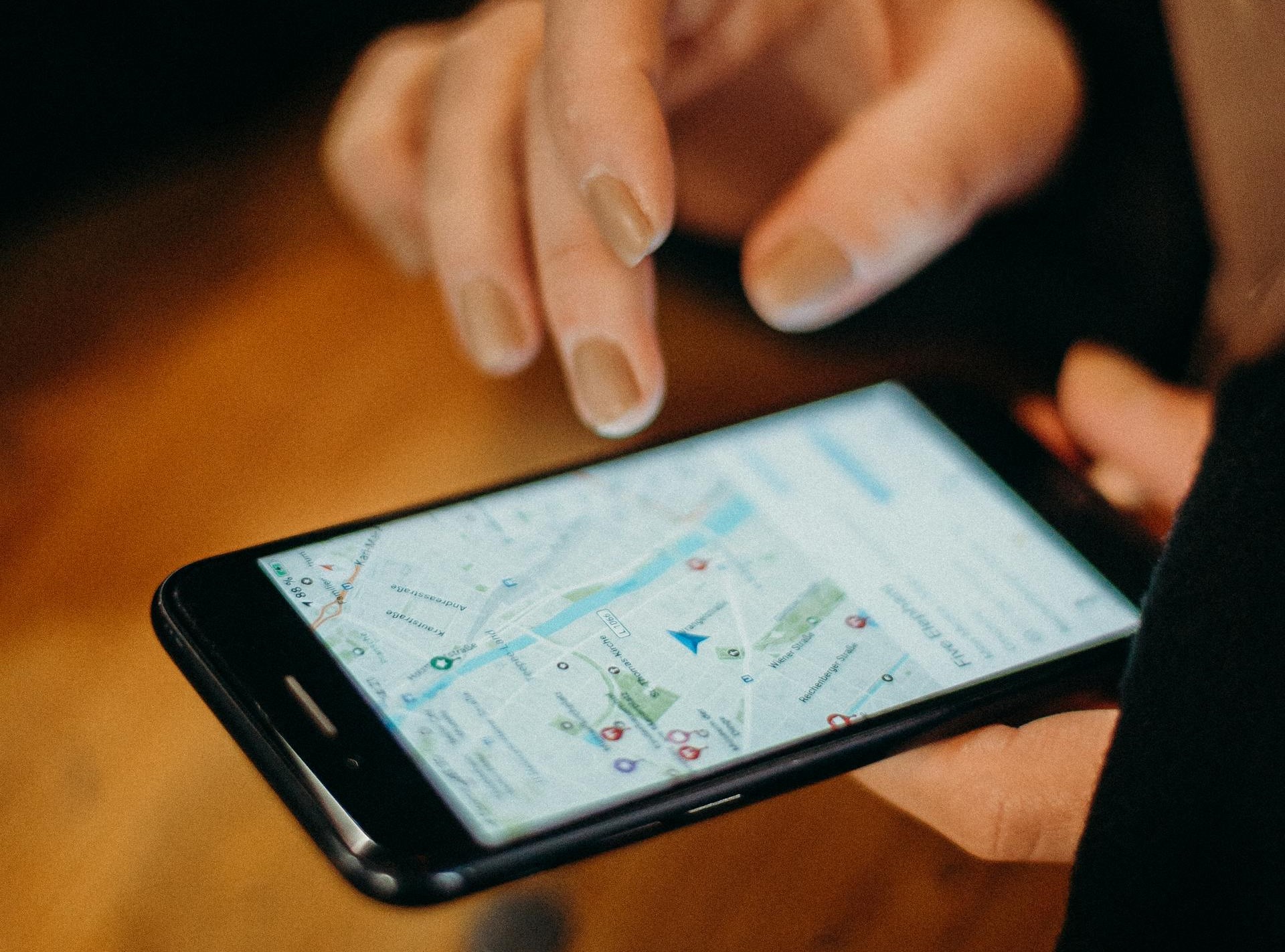 Dénichez votre balise de géolocalisation satellite sur Advanced-tracking.com