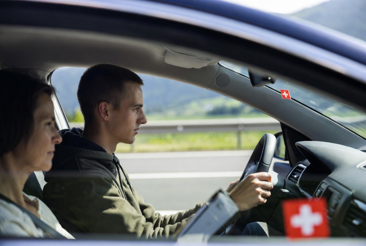 Pour passer votre permis de conduire à Genève, contactez My Driving School