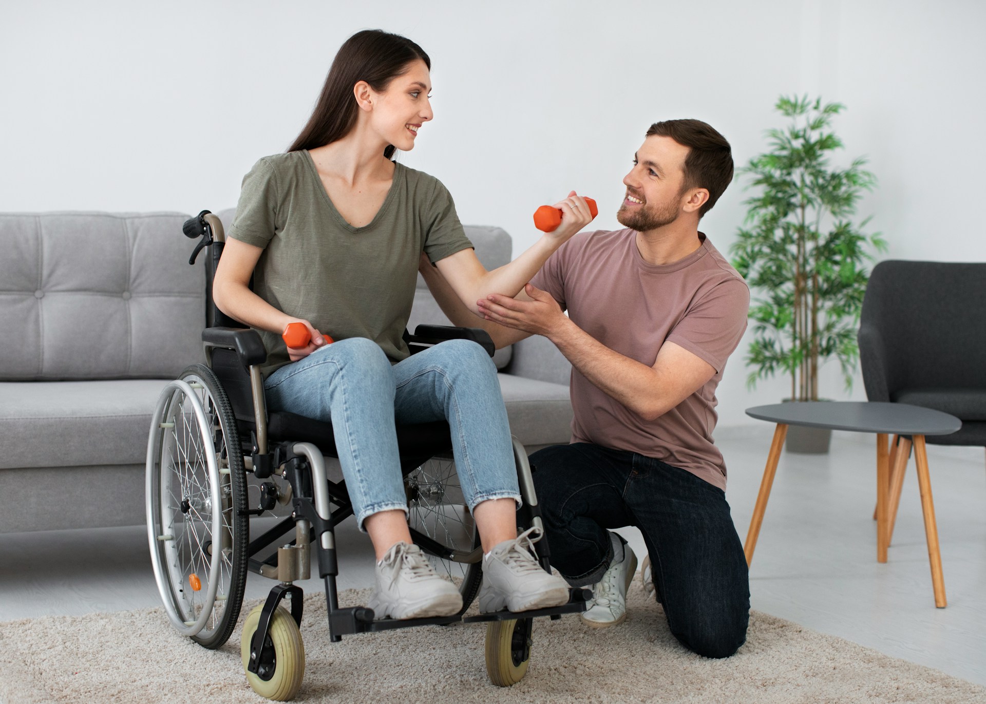 Pratiquer des exercices physiques en fauteuil roulant : avantages et conseils